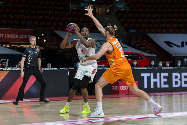 他寻找一个 他寻找一个